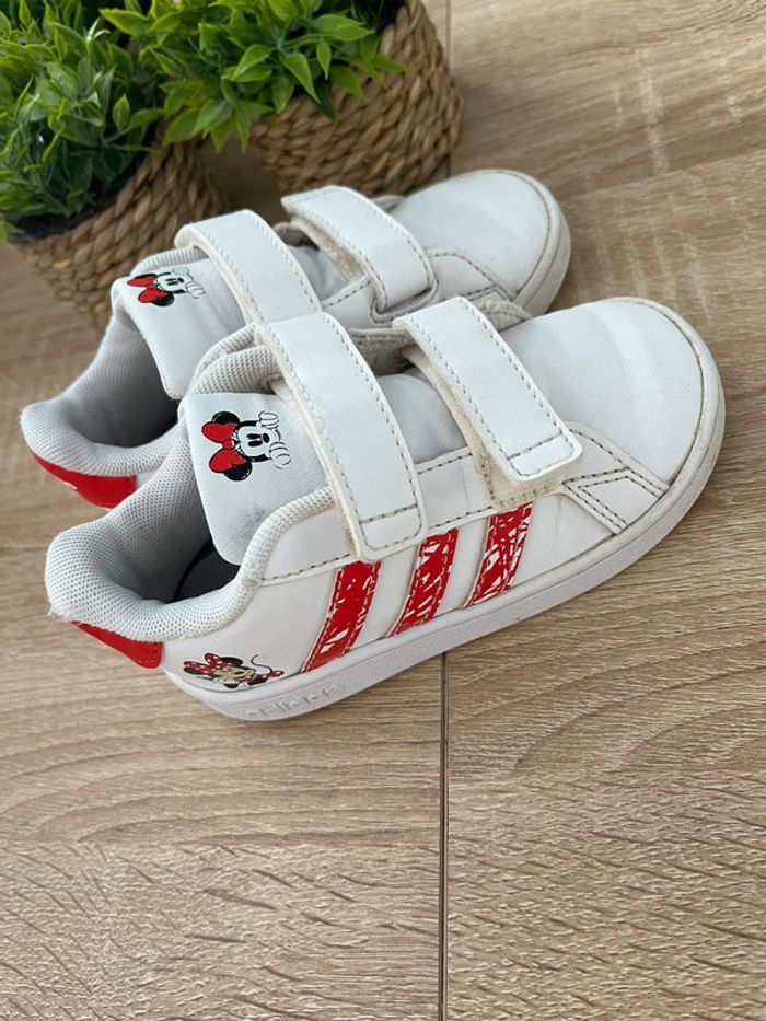 Basket mini Adidas taille 24 - photo numéro 2