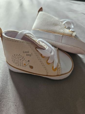 Chaussures 18 toute neuve