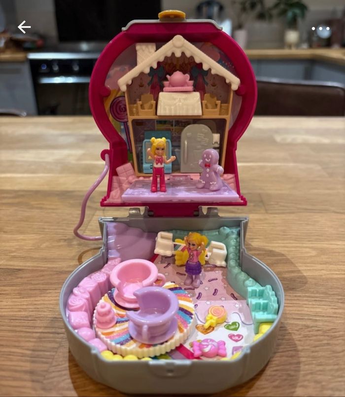 Polly pocket