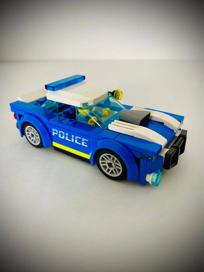 LEGO City 60312 - La Voiture de Police - Complet avec Boîte et Notice - photo numéro 4