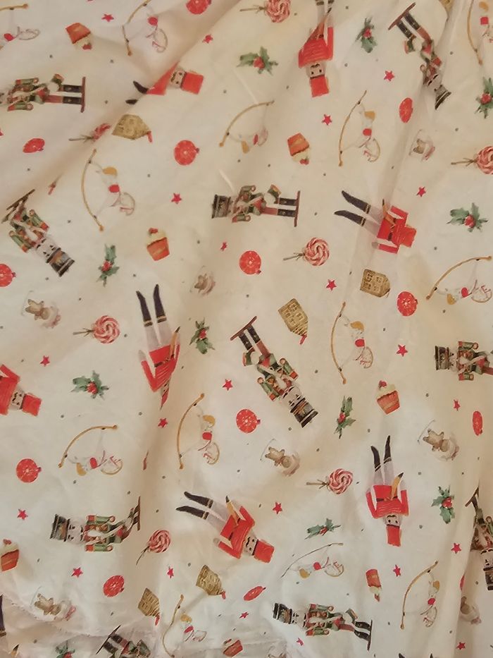 Robe fait  main  7 ans - photo numéro 3