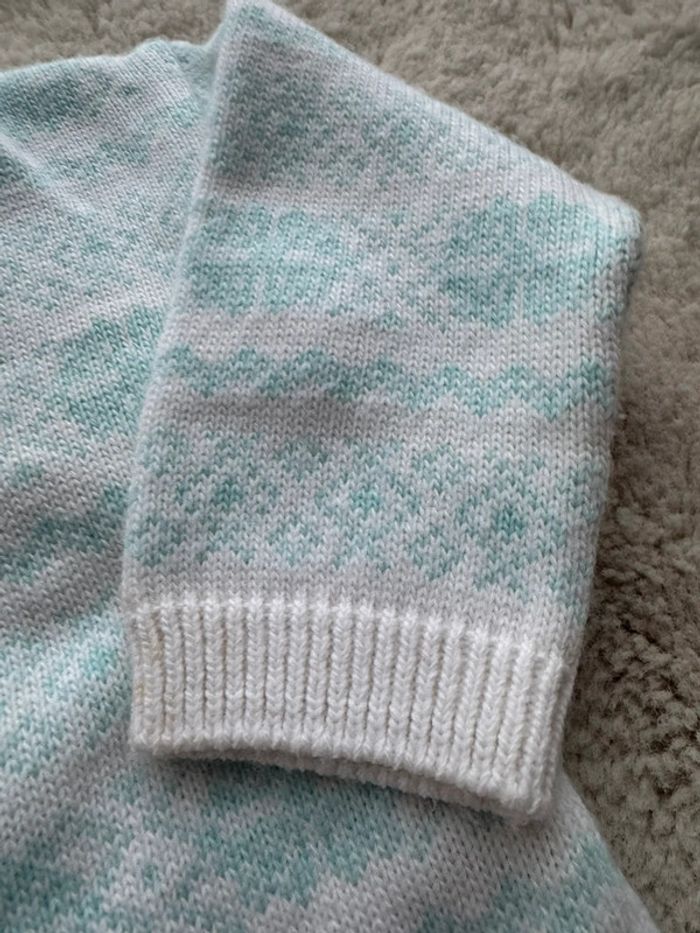 👚 gilet en maille bleu ciel et blanc -12-18 mois - bébé fille très bon état - photo numéro 4