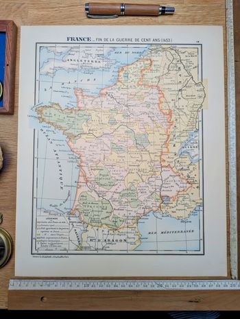 Imprimée en 1900, la France en 1453. Original Vintage Authentique.