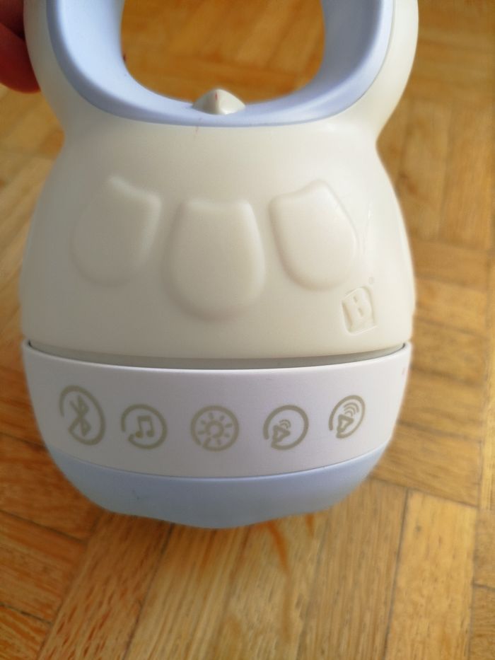 Lampe veilleuse berceuse se charge par câble - photo numéro 5