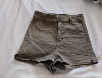 Short kaki H&M taille 34