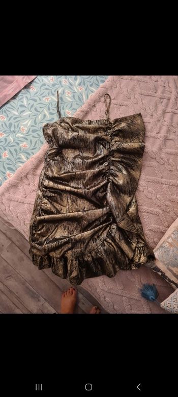 Robe irisée noir et doré super pour les fetes