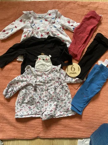 Lot vêtements fille 6 mois