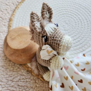 Polo le Poney doudou en crochet
