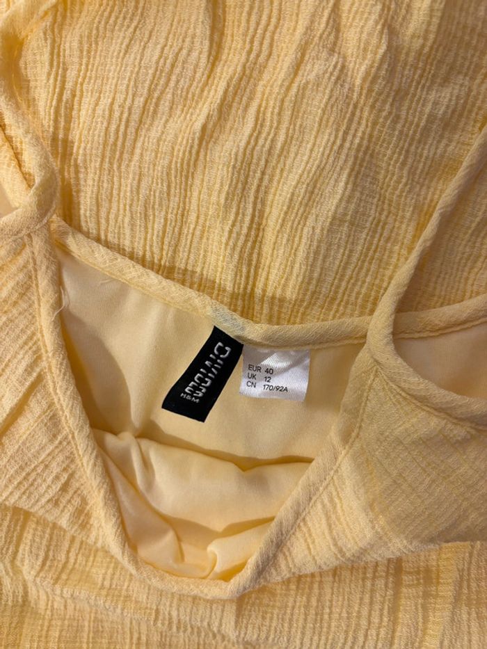 Robe courte jaune - photo numéro 3