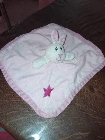 Doudou carré lapin