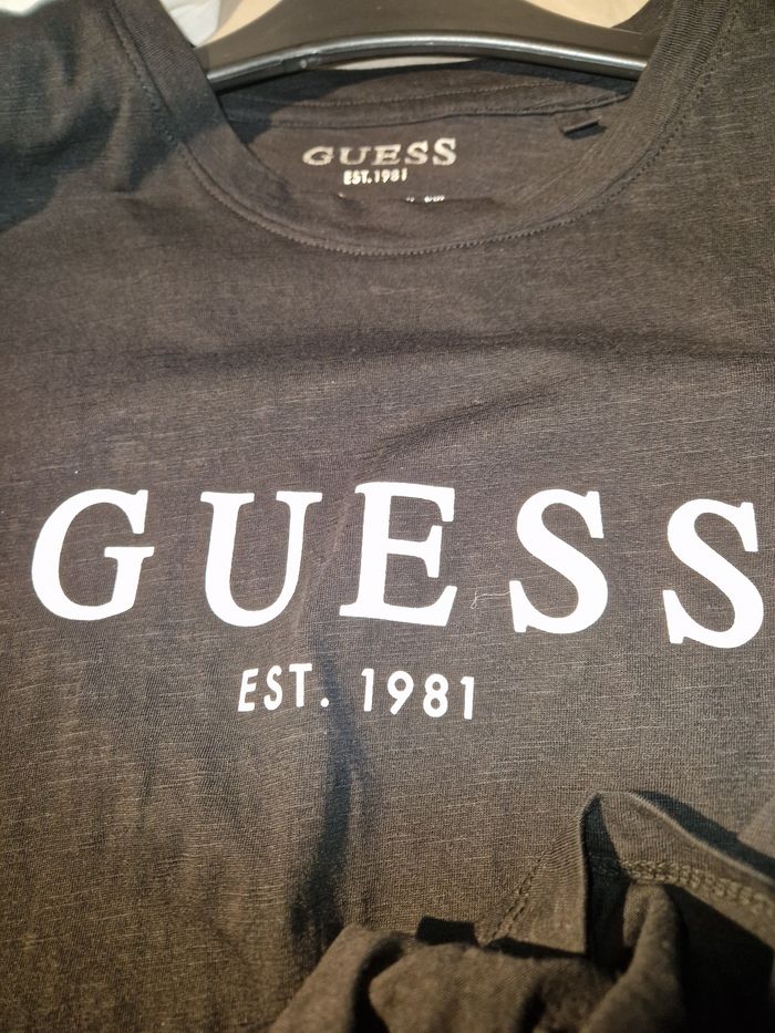 T-shirt femme noir GUESS - photo numéro 5