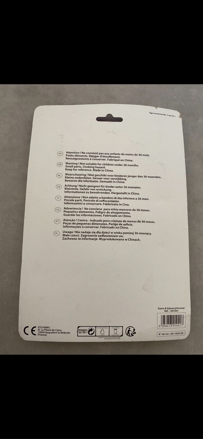 Kit princesse avec couronne bloucles d'oreilles et gants rose - photo numéro 4