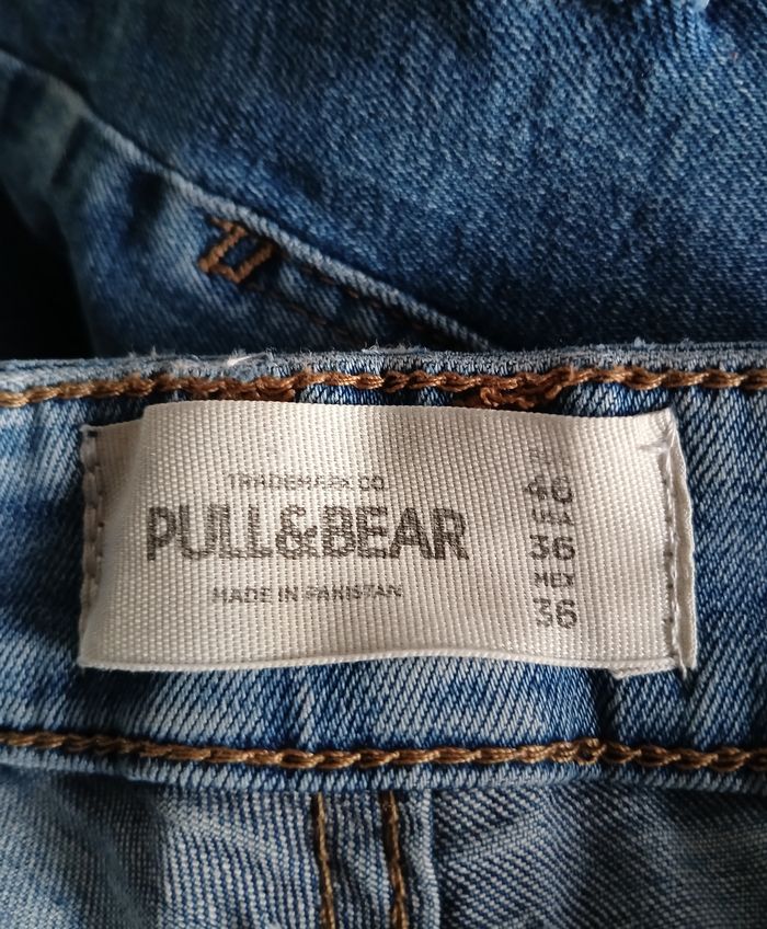 Jean troué Pull & Bear
Taille 46 - photo numéro 3