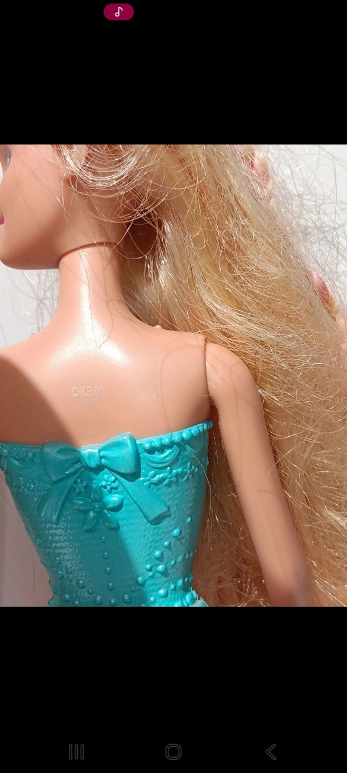 Poupée mattel barbie Endless Hair Kingdom Princesse dkb60 
Poupée et ensemble compris - photo numéro 6
