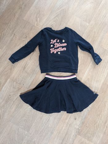 Ensemble sweat et jupe petit bateau 5-6 ans