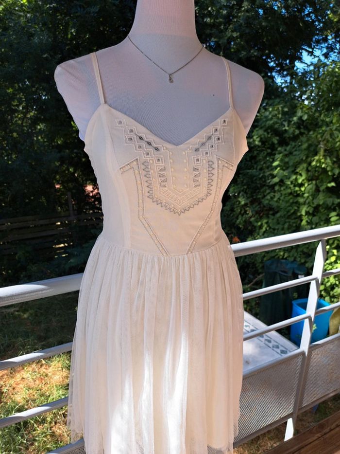 Robe tulle brodée 🌸