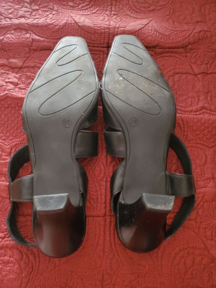 Chaussures neuves - photo numéro 2