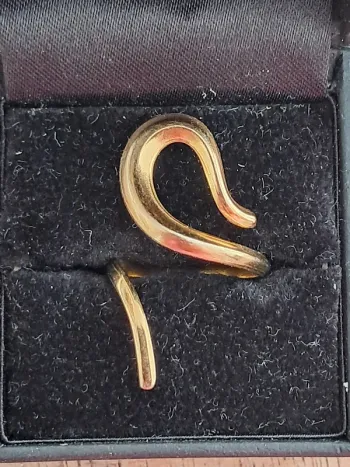 Bague dorée fantaisie moderne