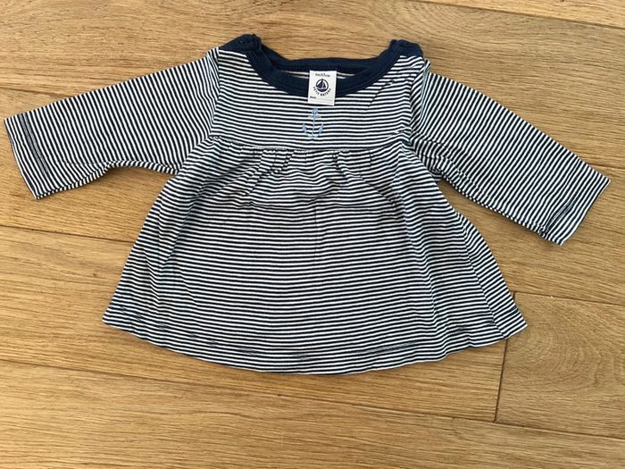 Tee shirt manche longue 6 mois fille petit bateau très bon état