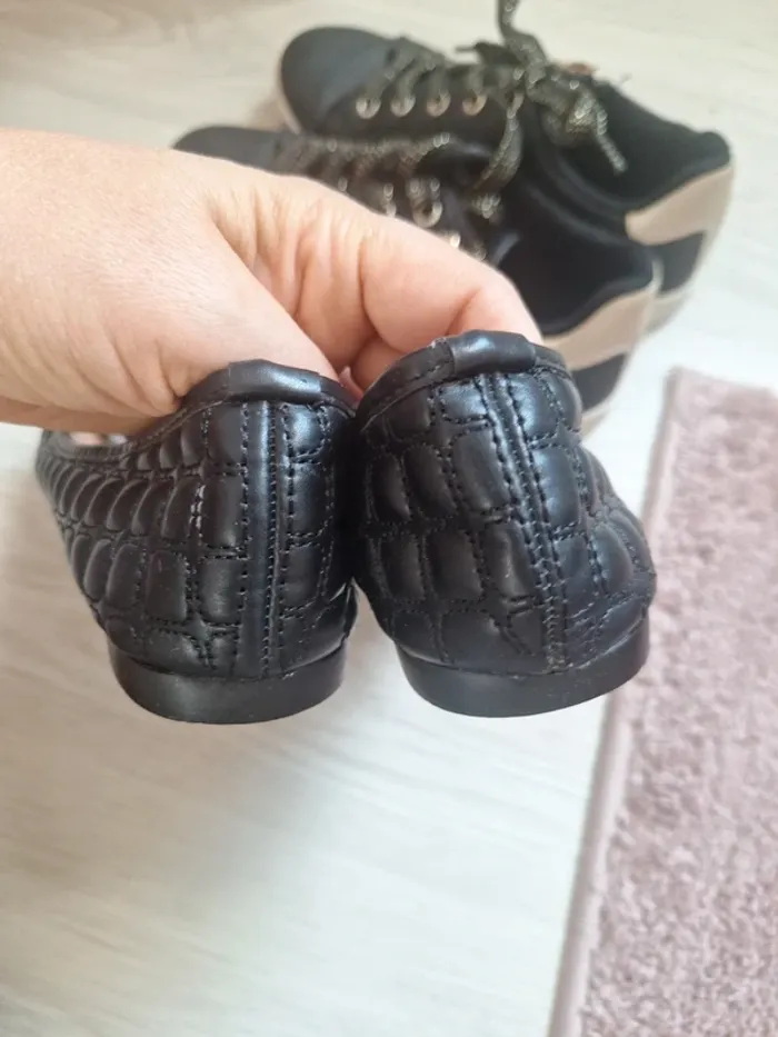 Lot de deux paires de chaussures noires pointure 34 - photo numéro 3