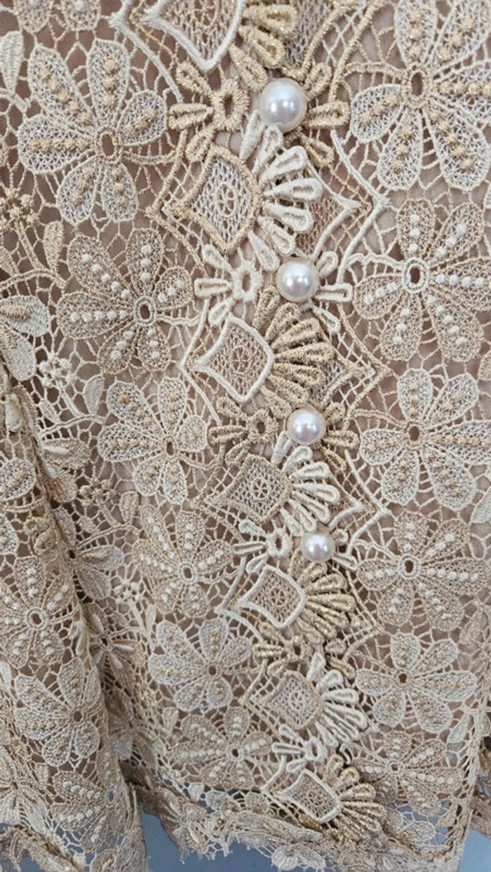 Blouse dentelle chic - boutons sur le devant-T50/52 - photo numéro 3