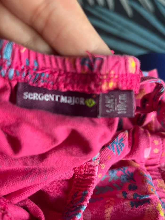 Je vend un combinaison short fille taille 5 ans très bon état - photo numéro 3