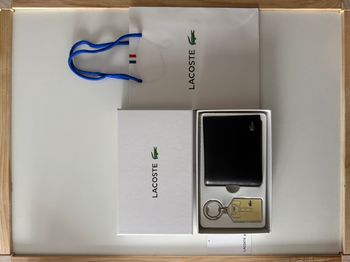 Portefeuille Lacoste + porte clés articles neuf 