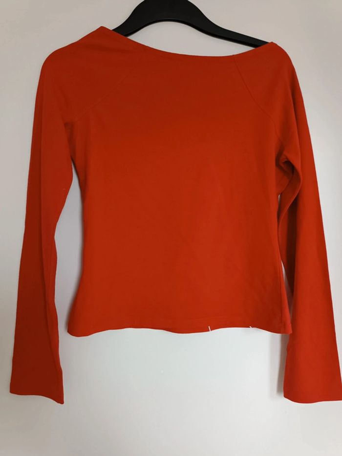 T-shirt manches longues - rouge asymétrique logo femme - taille M - neuf sans étiquette - photo numéro 4