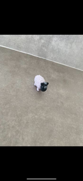 Jouet figurine mouton