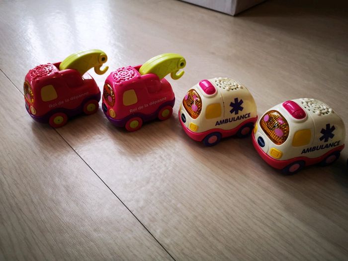 Garage tut tut bolides +2 véhicules - photo numéro 2