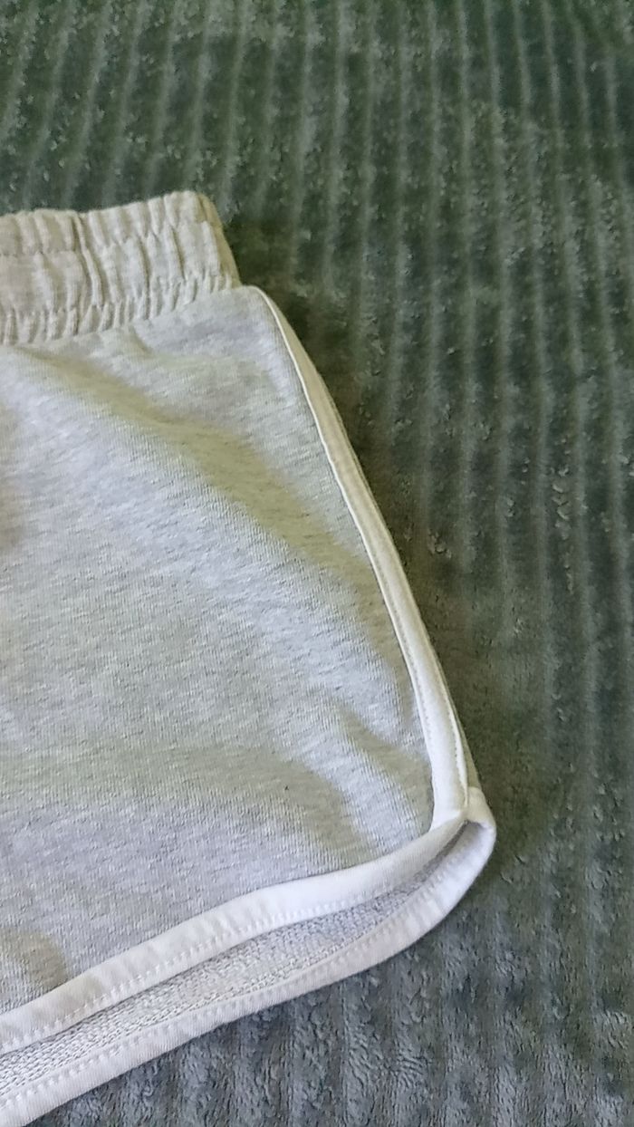 Short gris de sport ou pour l'été - photo numéro 2