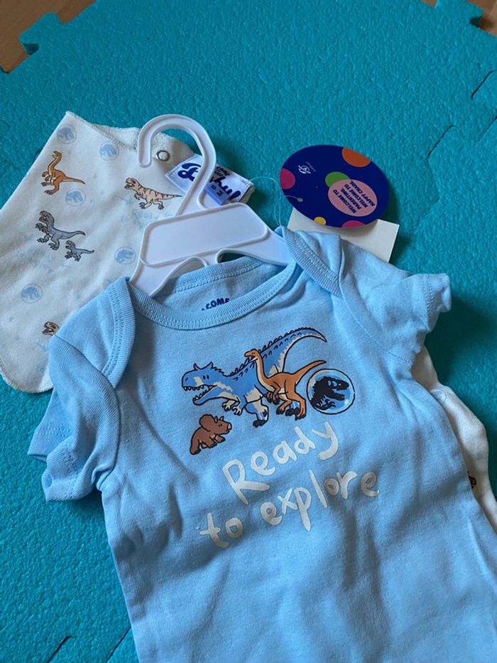 Ensemble 3 pièces Body + pantalon + bandana Kiabi Taille 6 M - photo numéro 3