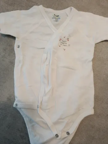 Body Kiabi 12 mois blanc fleurs