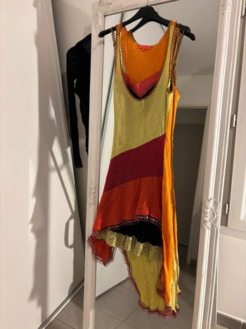 Robe deux-en-un originale dentelle & résille colorée