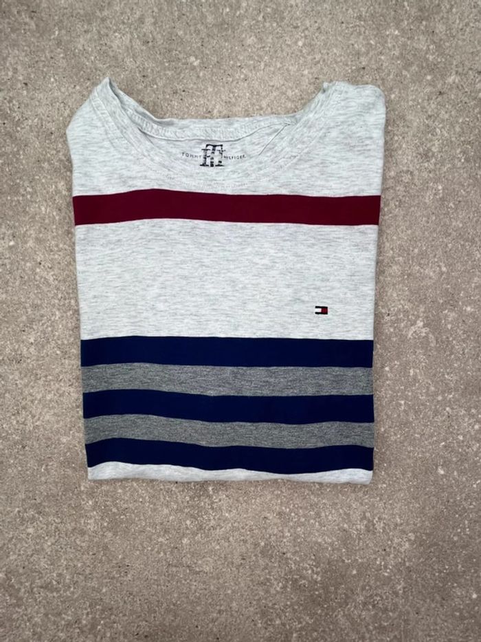 👕 T-shirt rayé Tommy Hilfiger taille L 👕