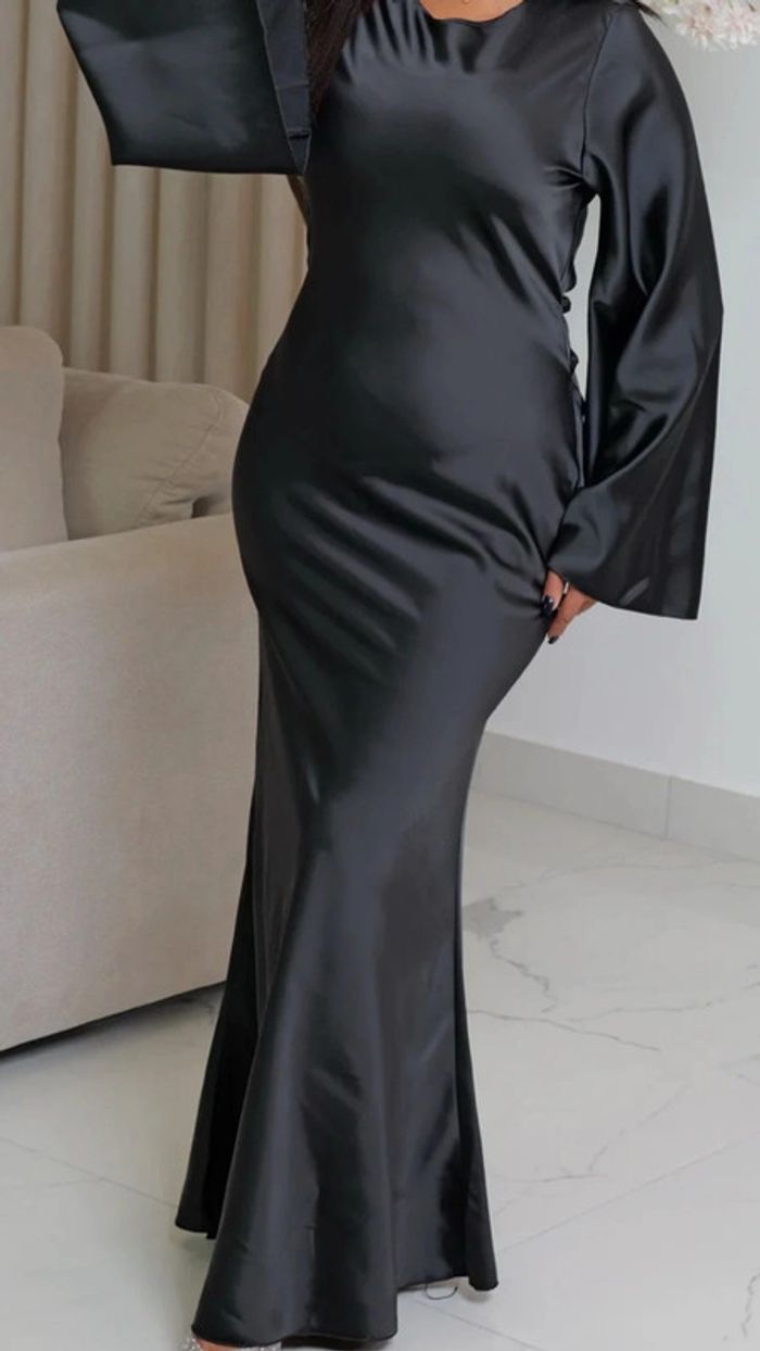 Robe longue satin neuf - photo numéro 6