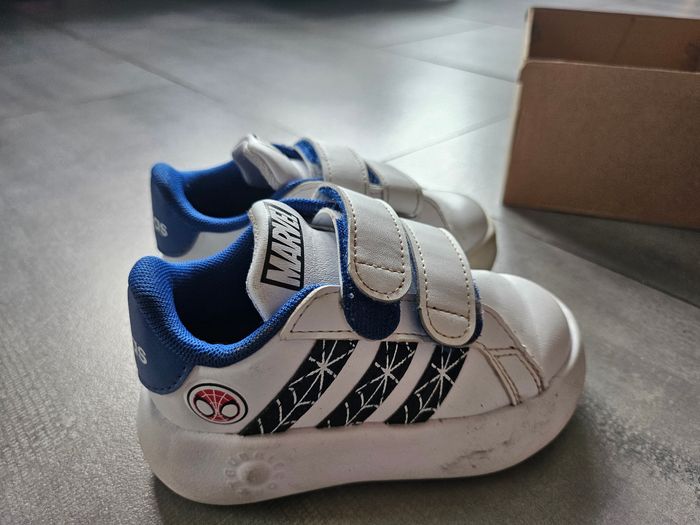 Lot 2 paires de chaussures 24 - photo numéro 5