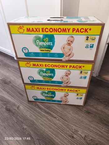 3 cartons Pampers 312 couches taille 2