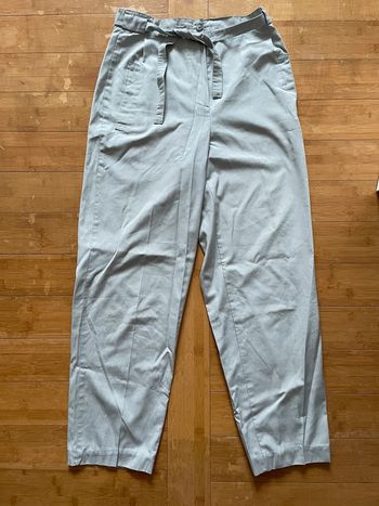Pantalon droit gris, style tailleur