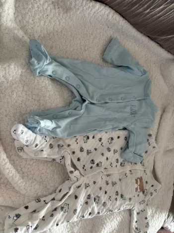 Lot de deux pyjamas Kiabi 0 mois Pat et Ripaton 0 mois