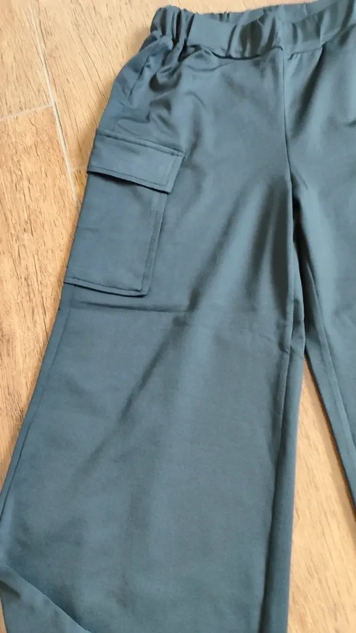 Pantalon neuf - photo numéro 2