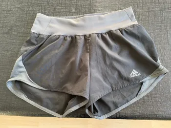 Short de running Adidas femme noir/gris taille XS Parfait état