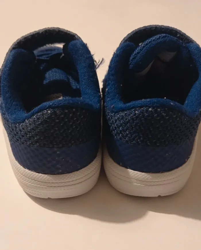 Baskets Nike bébé taille 21 – Bleu marine – Légères & stylées - photo numéro 2