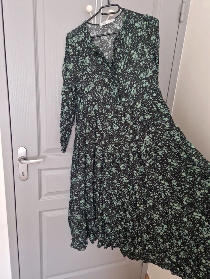 Robe mi-longue légère fleuri noir menthe jaune taille S très bon état Zara - photo numéro 7