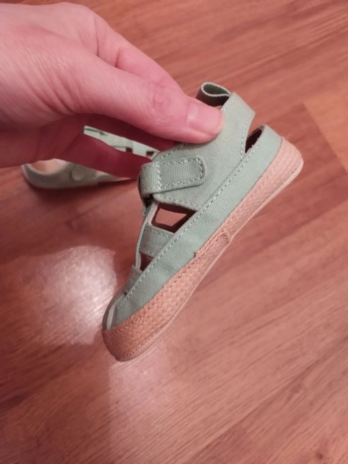 Chaussures 9/12 mois neuves - photo numéro 4