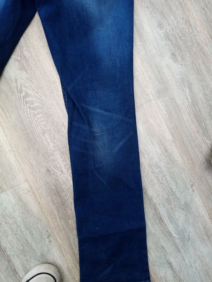 Jean femme T. 46 - photo numéro 7