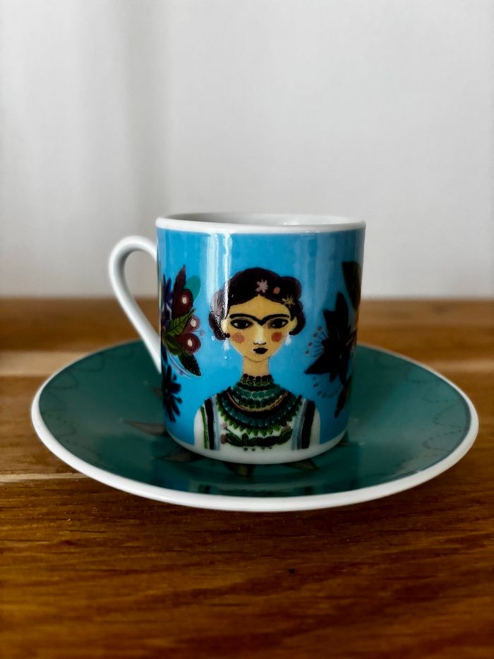 Ensemble de 4 tasses et soucoupes Fragonard visages  du monde - photo numéro 7