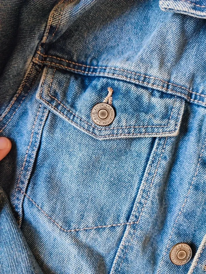 Veste en jean impeccable 10 ans - photo numéro 5