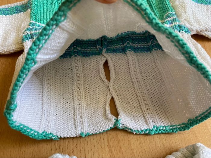 Joli ensemble/jogging vert et blanc T. 6 mois/68 cm garçon TBE - photo numéro 7