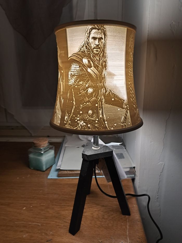 Lampe de chevet en lithophanie marvel - photo numéro 3